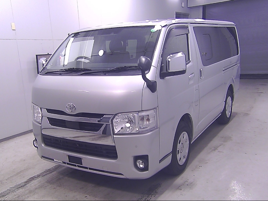 TOYOTA REGIUS ACE