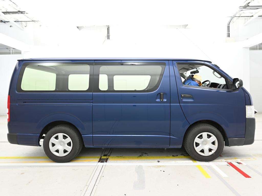 TOYOTA REGIUS ACE