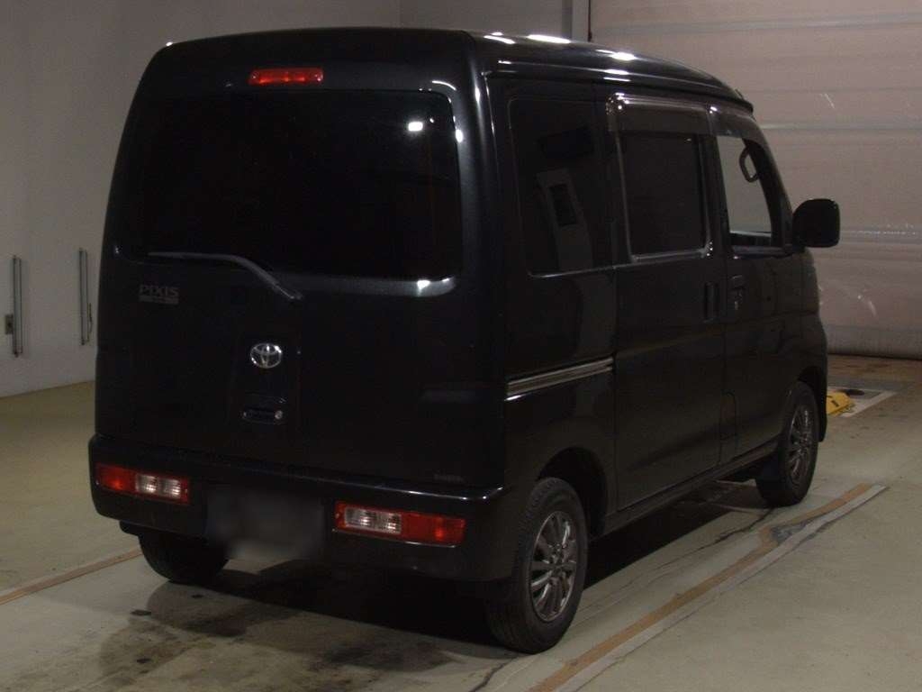TOYOTA PIXIS VAN