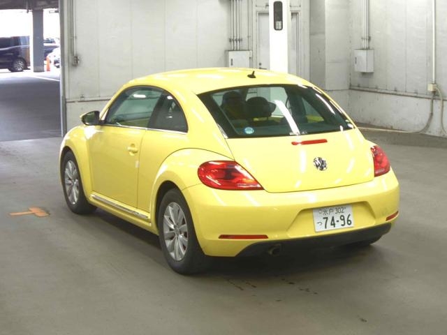 VOLKSWAGEN BEETLE