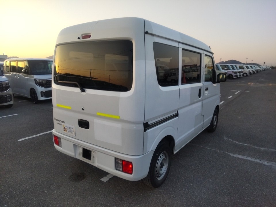 MITSUBISHI MINICAB