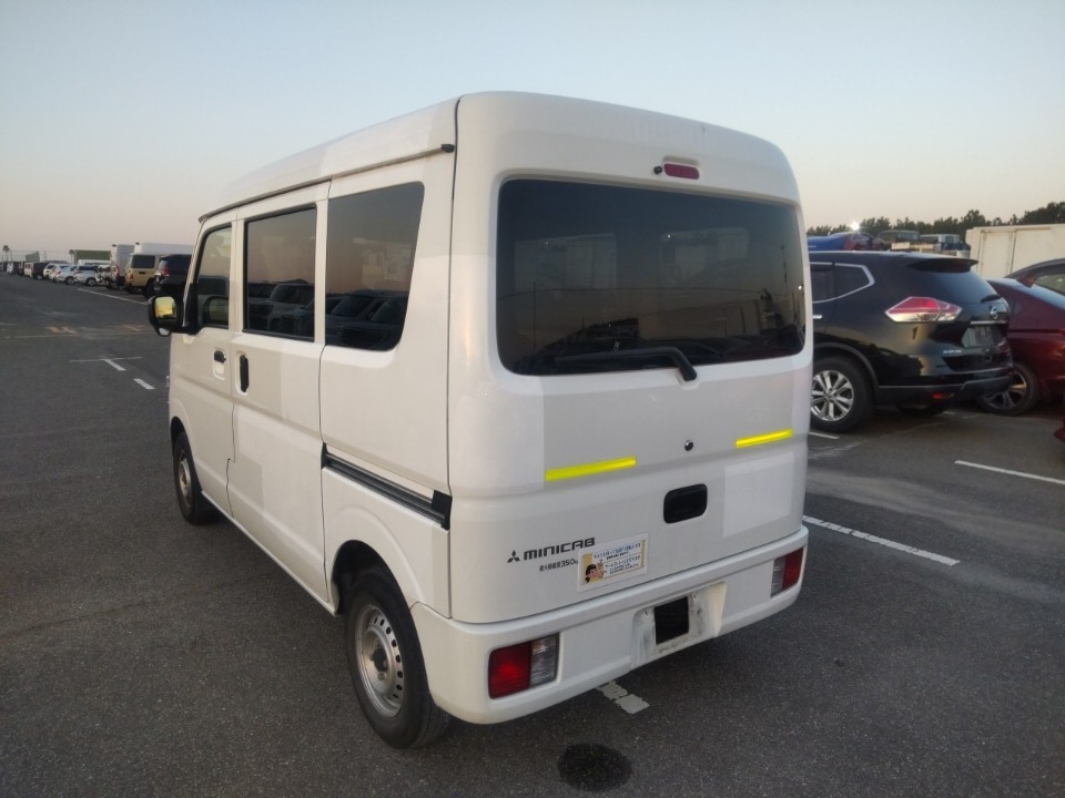 MITSUBISHI MINICAB