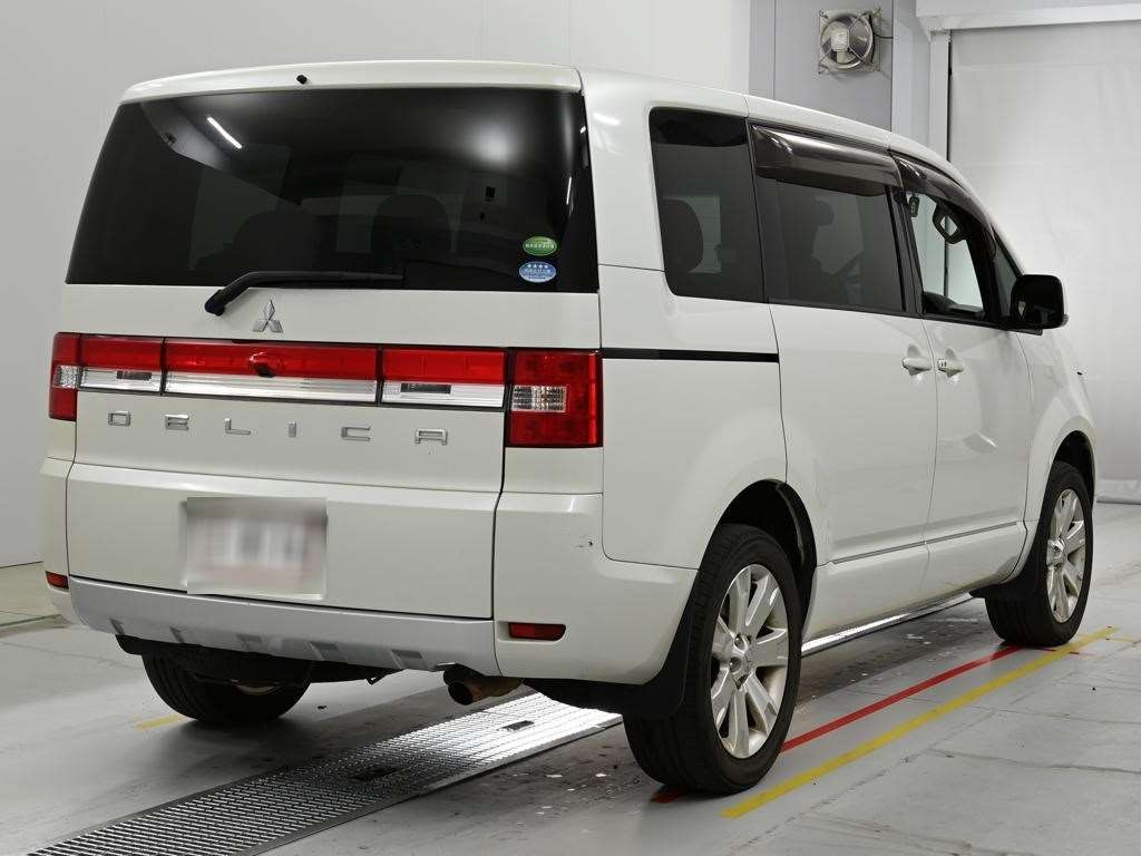 MITSUBISHI DELICA D:5