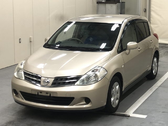 NISSAN TIIDA