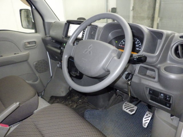 MITSUBISHI MINICAB