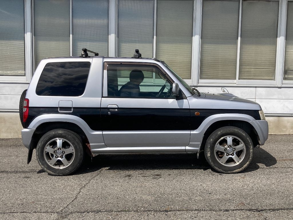 MITSUBISHI PAJERO MINI