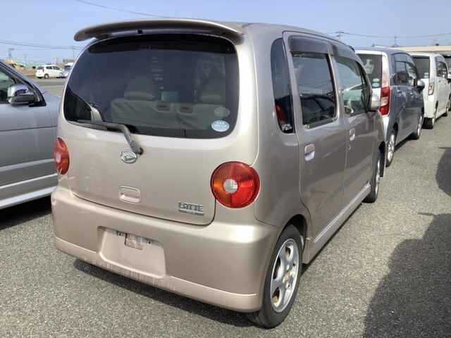 DAIHATSU MOVE LATTE