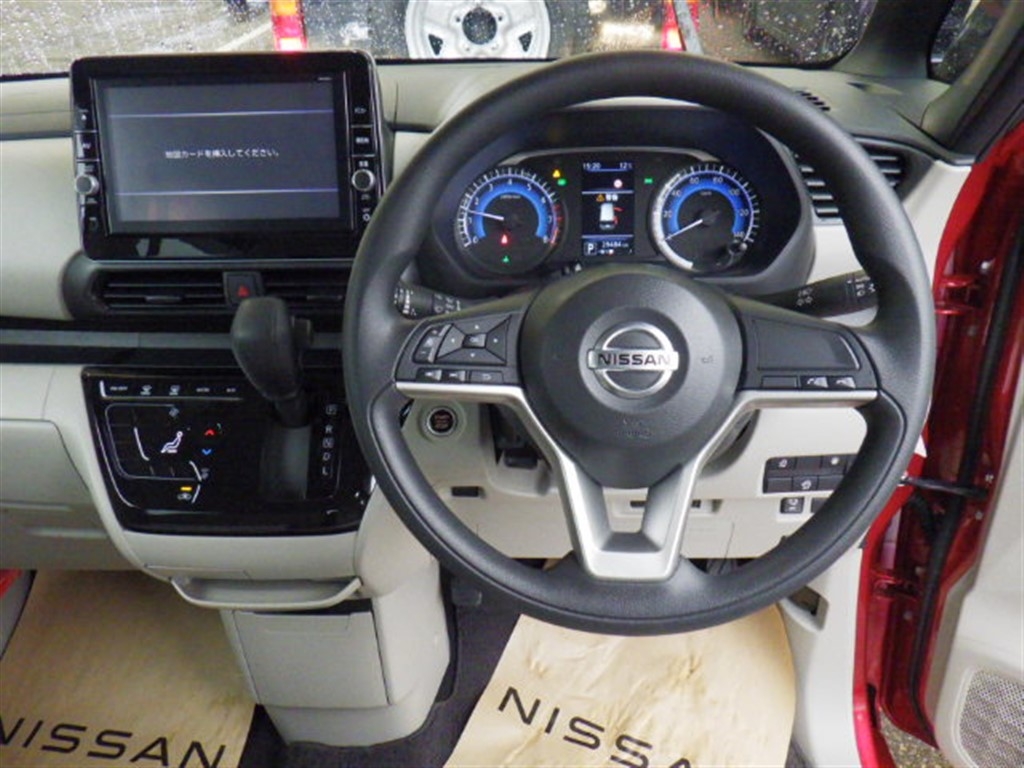 NISSAN ROOX