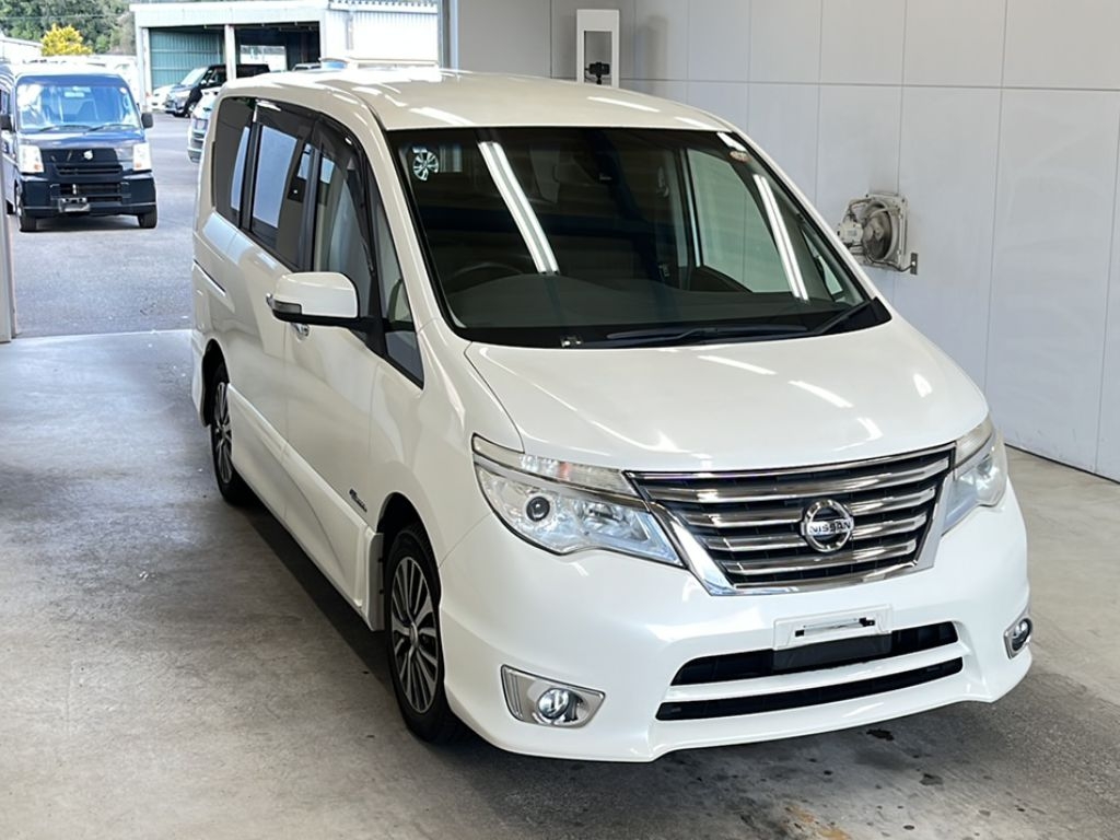 NISSAN SERENA