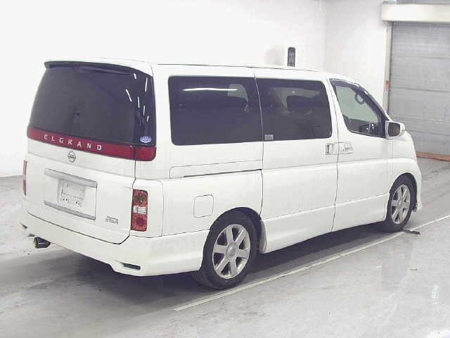 NISSAN ELGRAND