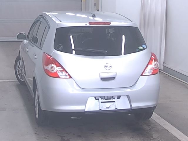 NISSAN TIIDA