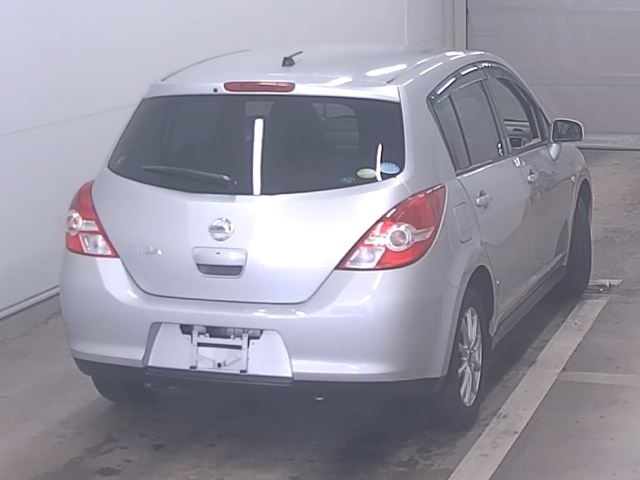 NISSAN TIIDA
