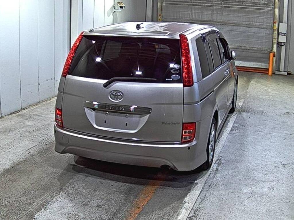 TOYOTA ISIS