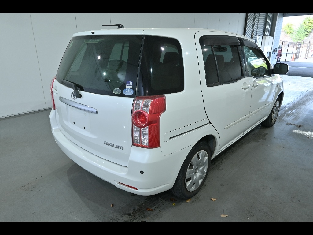 TOYOTA RAUM