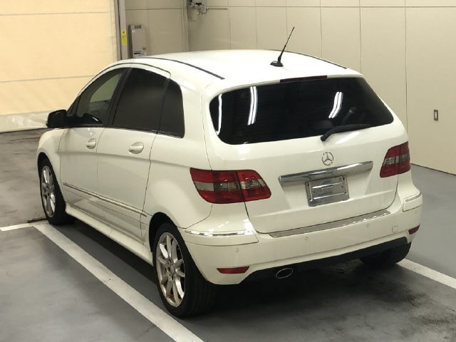 MERCEDES-BENZ B-CLASS
