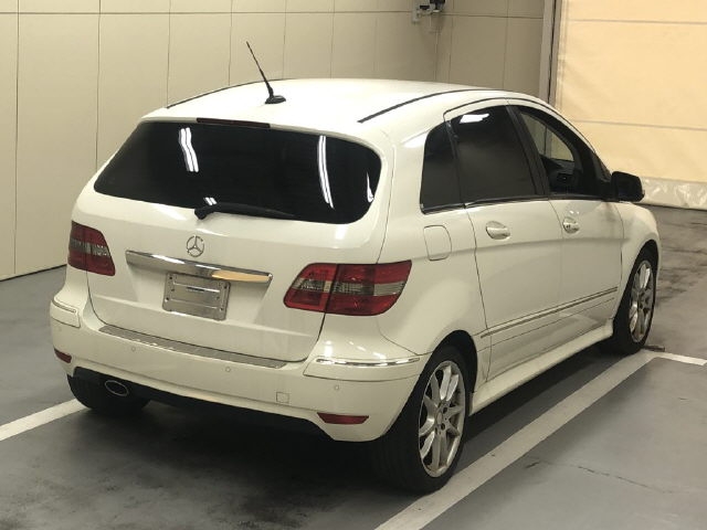 MERCEDES-BENZ B-CLASS