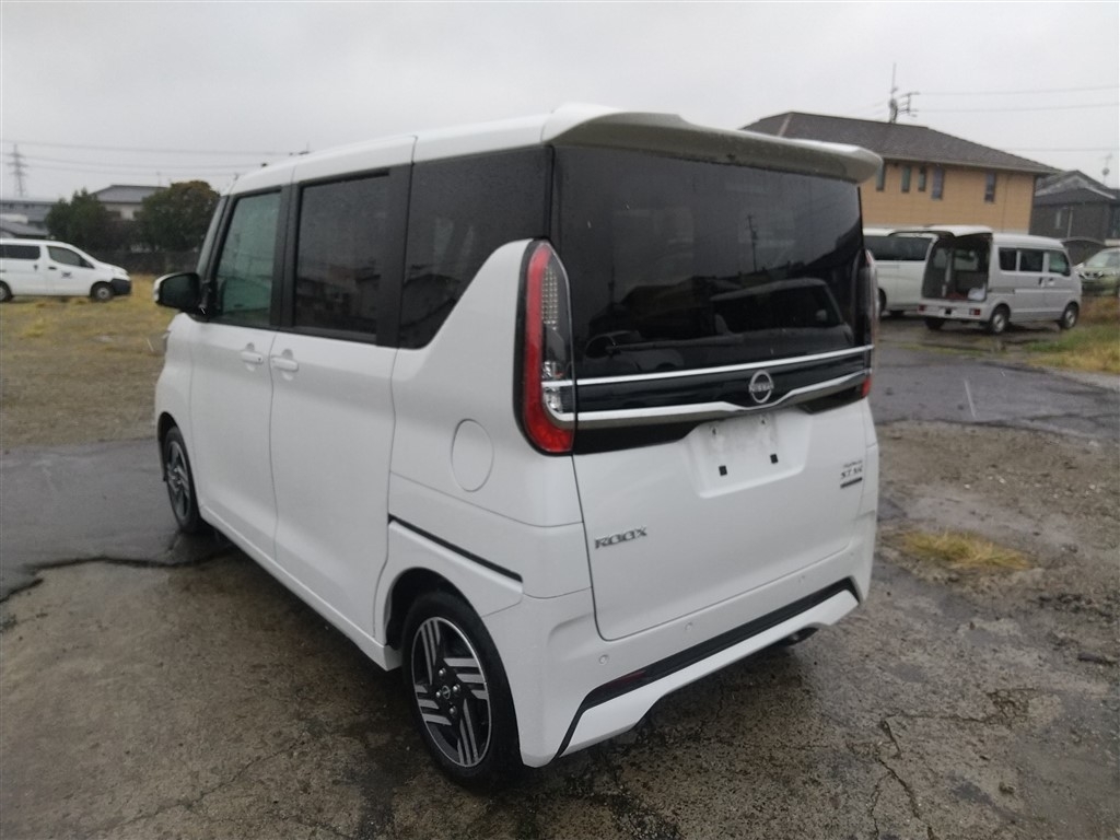 NISSAN ROOX