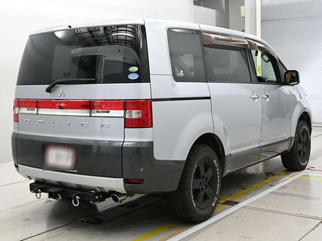 MITSUBISHI DELICA D:5