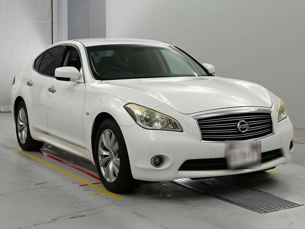 NISSAN FUGA