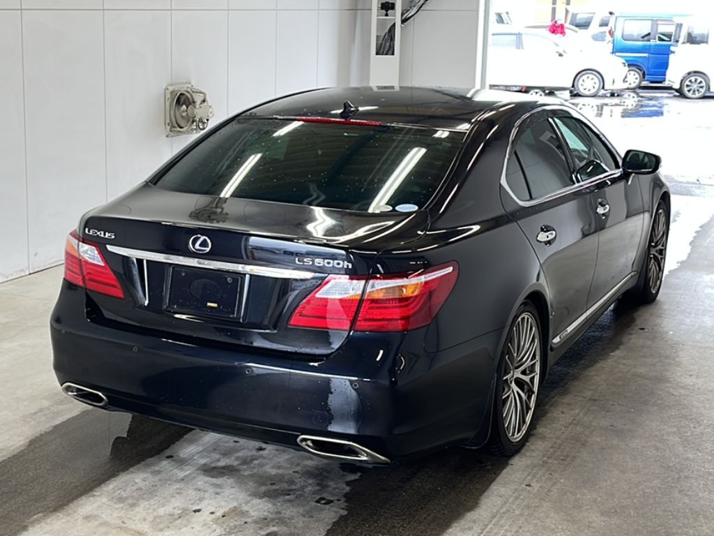 LEXUS LS600H