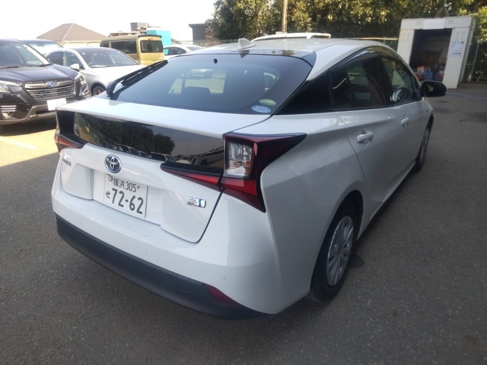 TOYOTA PRIUS