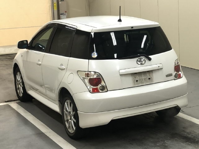 TOYOTA IST