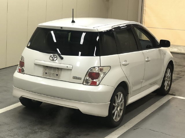 TOYOTA IST