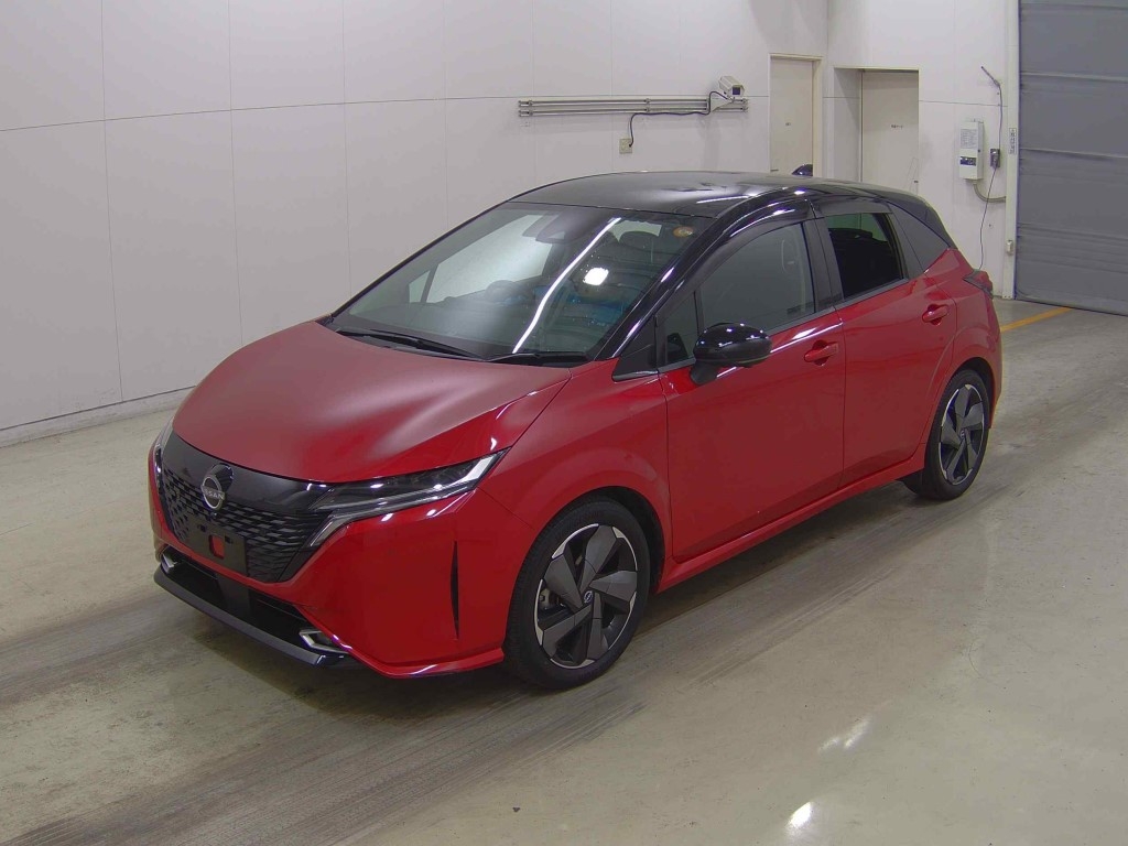 NISSAN AURA