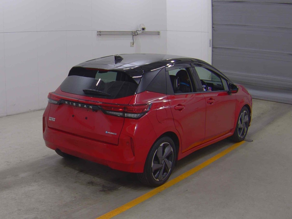 NISSAN AURA