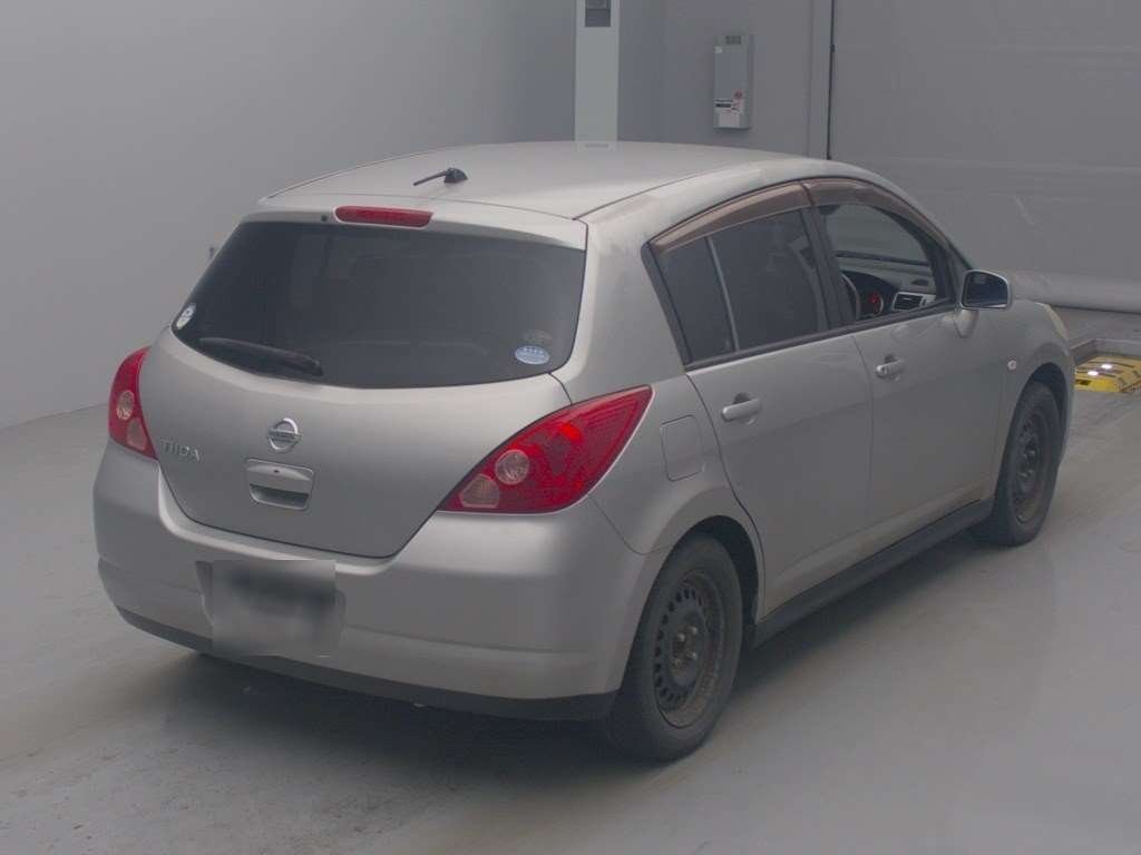 NISSAN TIIDA