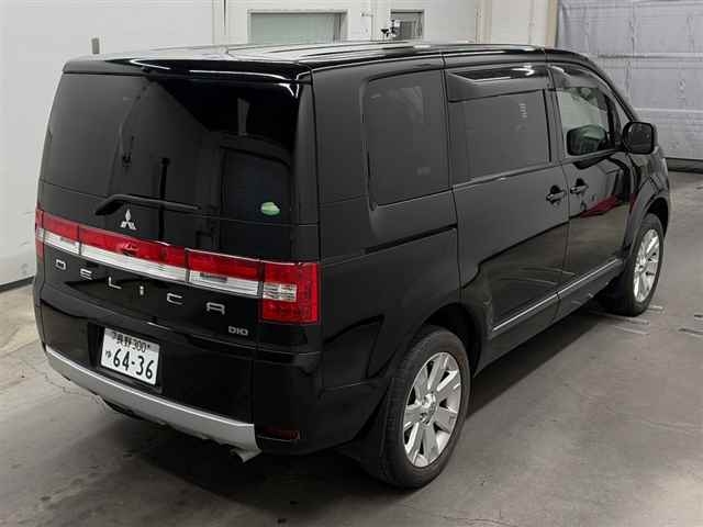 MITSUBISHI DELICA D:5