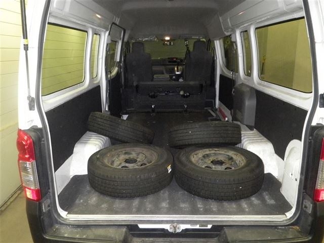 NISSAN NV350 CARAVAN