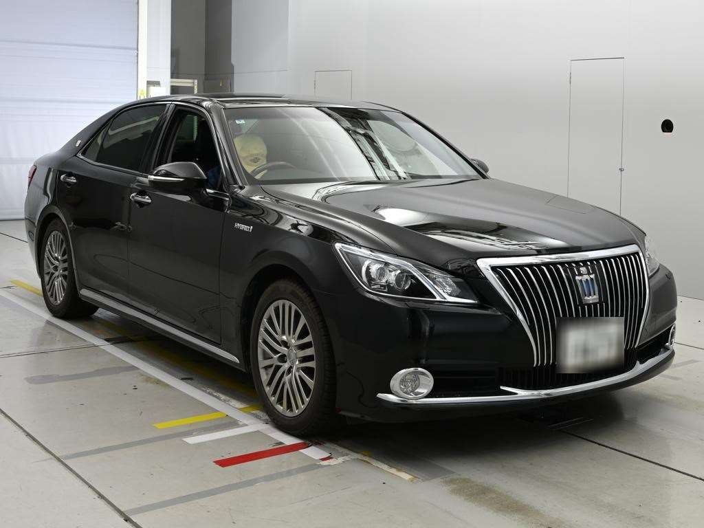 TOYOTA CROWN MAJESTA