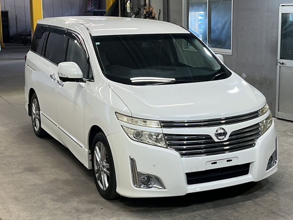 NISSAN ELGRAND