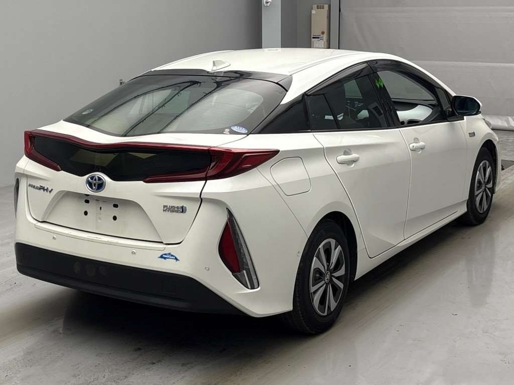 TOYOTA PRIUS PHV