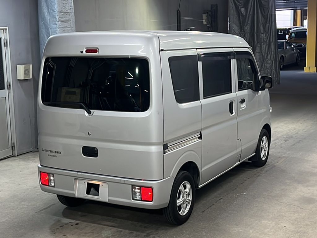 MITSUBISHI MINICAB