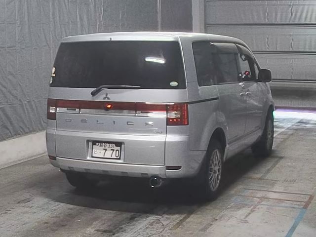 MITSUBISHI DELICA D:5