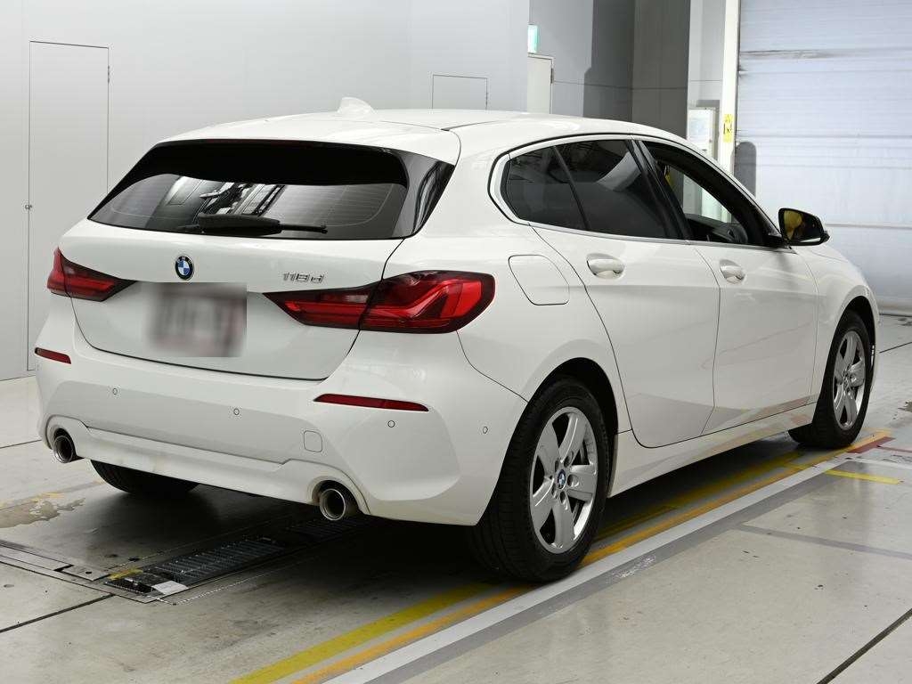 BMW 1-SERIES