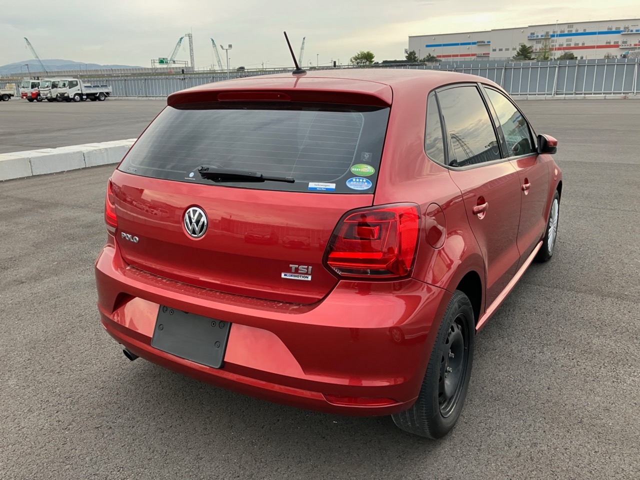 VOLKSWAGEN POLO