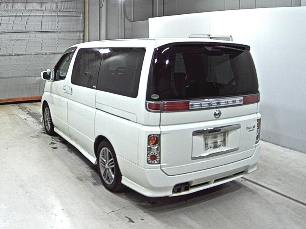 NISSAN ELGRAND