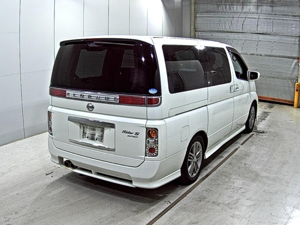NISSAN ELGRAND