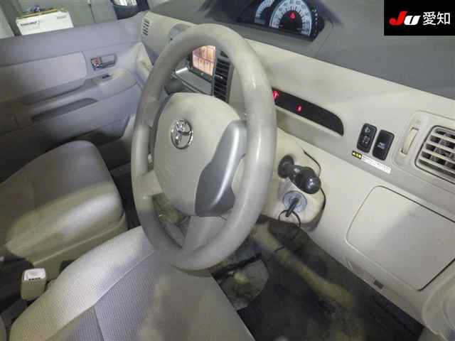 TOYOTA RAUM