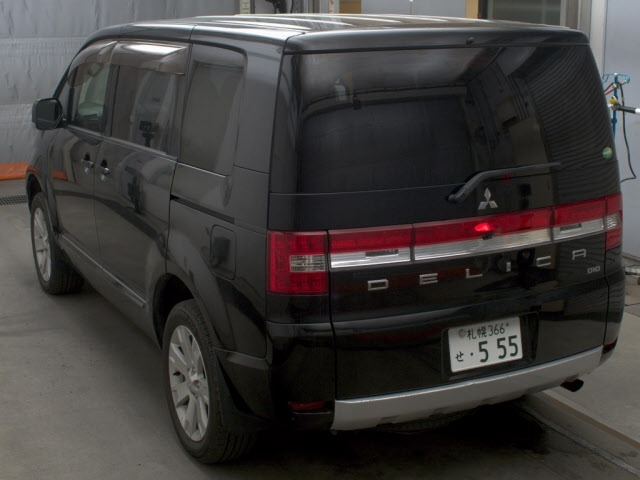 MITSUBISHI DELICA D:5