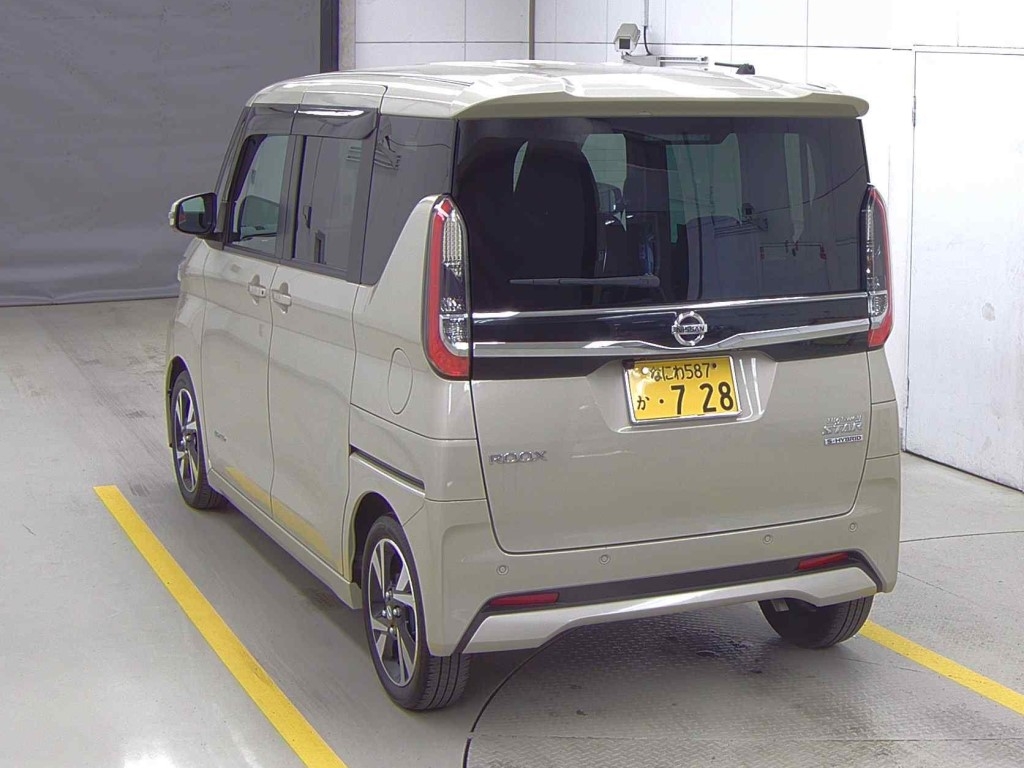 NISSAN ROOX