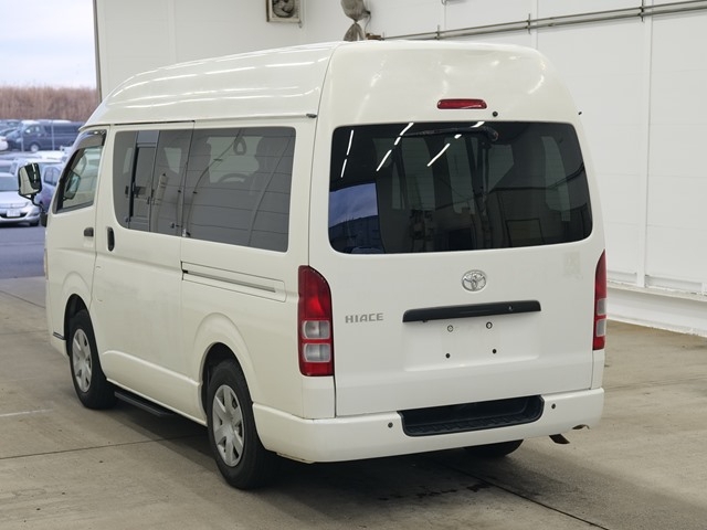 TOYOTA REGIUS ACE