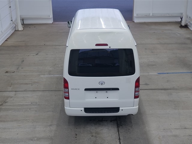 TOYOTA REGIUS ACE