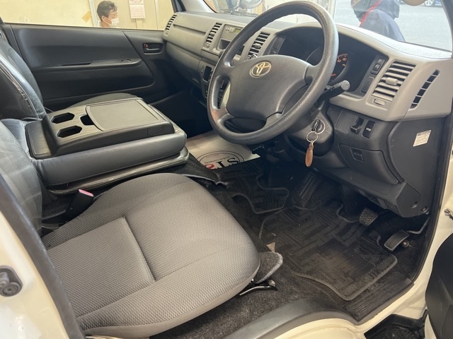 TOYOTA REGIUS ACE