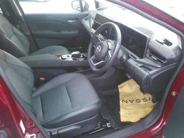 NISSAN AURA