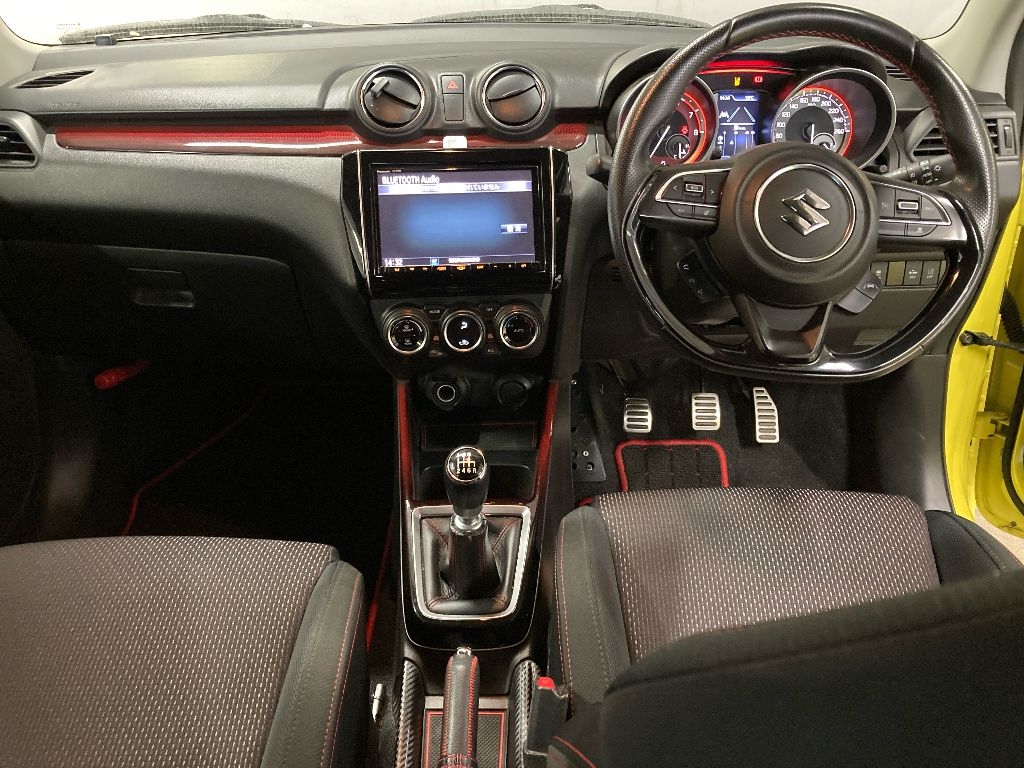 SUZUKI SWIFT
