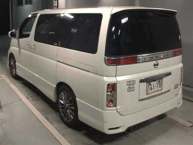 NISSAN ELGRAND